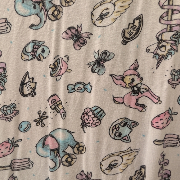 Midnight Hour By Hot Topic Woman's Top with Cartoon Print Size Small - Picture 2 of 9